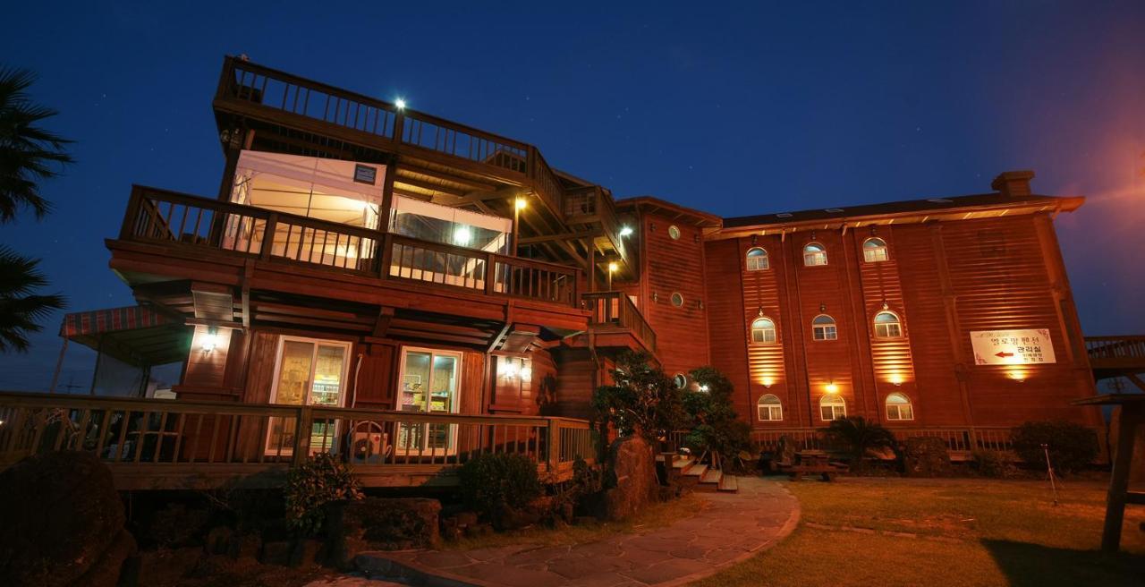 Elroman Pension Jeju Exterior photo